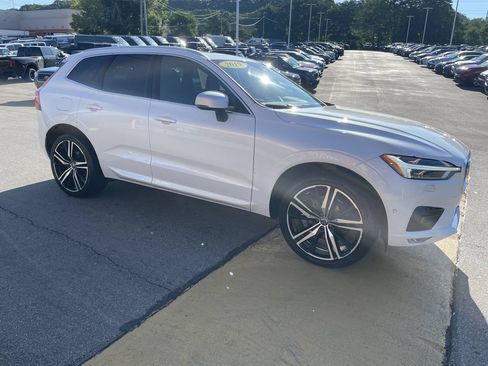 Used 2019 Volvo XC60 T5 R-Design AWD/4WD image 6