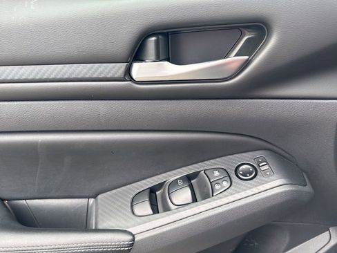 Used 2025 Nissan Altima 2.5 SV image 20