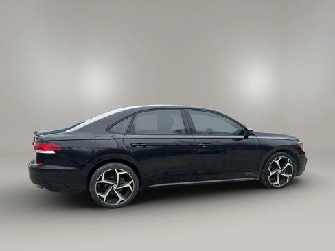 Used 2020 Volkswagen Passat 2.0T R-Line image 3