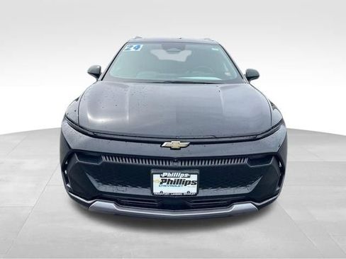 Certified 2024 Chevrolet Equinox EV LT FWD image 17