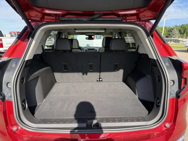 Used 2024 GMC Terrain Denali w/ Denali Premium Package AWD/4WD image 9