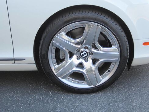 Used 2015 Bentley Continental GT image 8