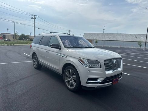 Used 2019 Lincoln Navigator Reserve AWD/4WD image 17