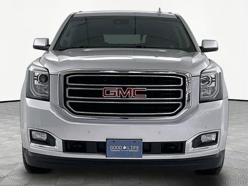 Used 2017 GMC Yukon XL SLT image 2