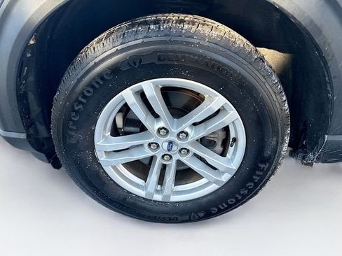 Used 2022 Ford Explorer XLT w/ Class IV Trailer Tow Package image 10