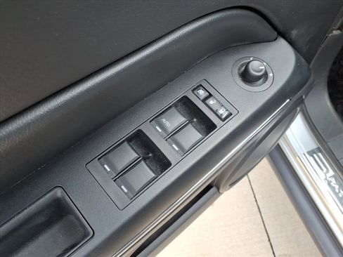 Used 2014 Jeep Patriot Limited w/ Sun/Sound Group image 22