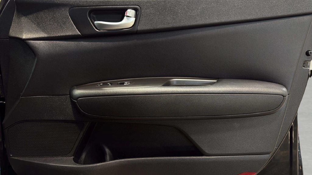 Used 2018 Kia Optima S w/ Panoramic Sunroof Package FWD image 9