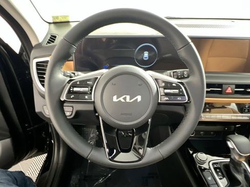 New 2026 Kia Seltos EX FWD image 17