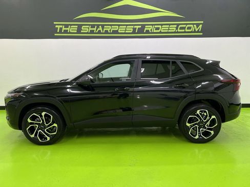 Used 2024 Chevrolet Trax RS w/ Sunroof Package FWD image 6
