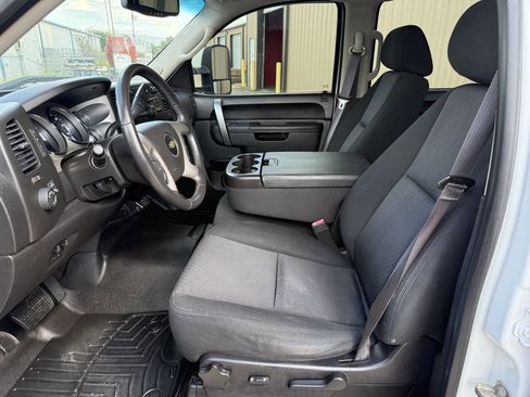 Used 2014 Chevrolet Silverado 2500 LT w/ Interior Plus Package image 7