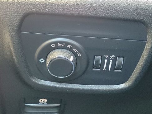 Used 2024 Jeep Grand Cherokee L Altitude RWD image 17