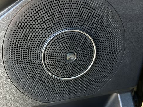 Used 2024 Ford Expedition Limited image 29