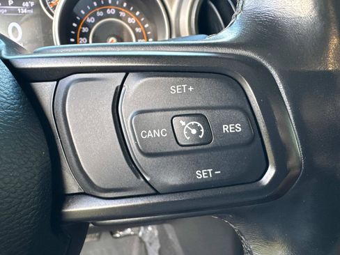 Certified 2022 Jeep Gladiator Sport image 31