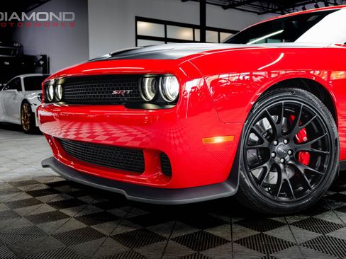 Used 2015 Dodge Challenger SRT Hellcat RWD image 14