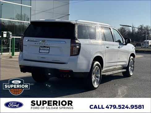 Used 2024 Chevrolet Suburban Premier image 3