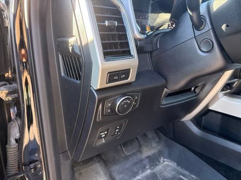 Used 2018 Ford F150 Lariat w/ Equipment Group 502A Luxury AWD/4WD image 15