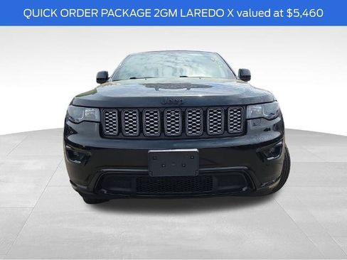 Used 2022 Jeep Grand Cherokee Laredo X AWD/4WD image 3