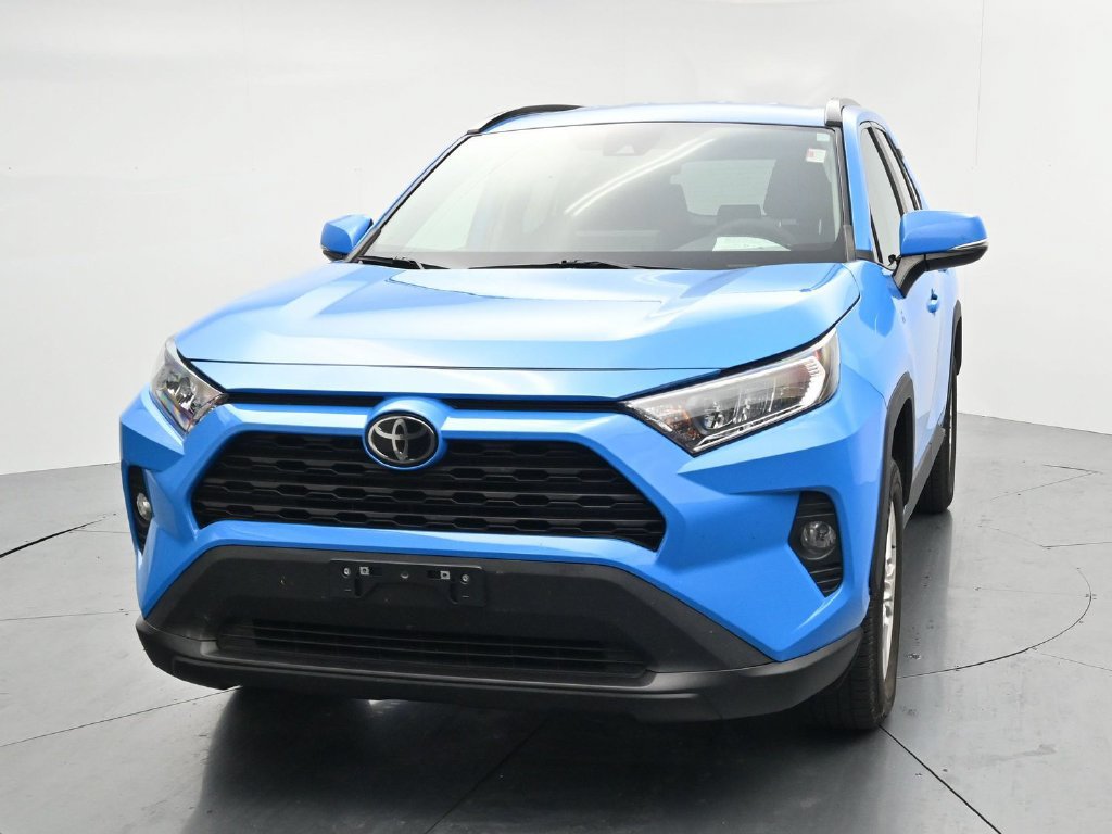 Used 2021 Toyota RAV4 XLE AWD/4WD image 3