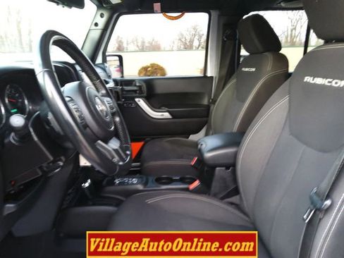 Used 2014 Jeep Wrangler Unlimited Rubicon w/ Connectivity Group image 15