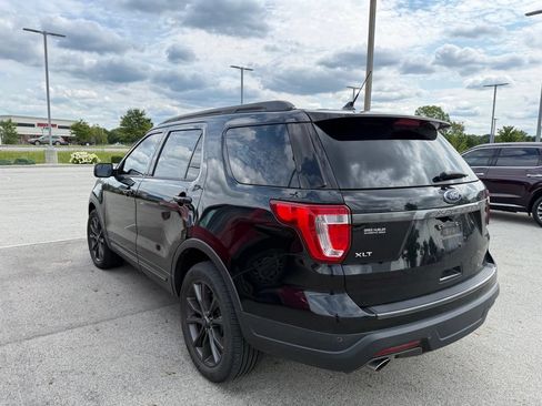 Used 2018 Ford Explorer XLT w/ Equipment Group 202A AWD/4WD image 5