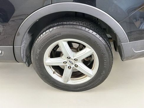 Used 2018 Ford Explorer XLT image 28