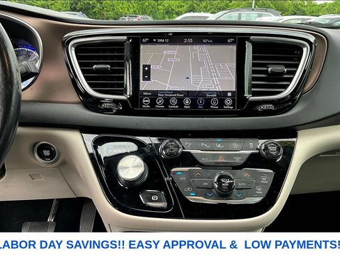 Used 2019 Chrysler Pacifica Touring-L Plus FWD image 13