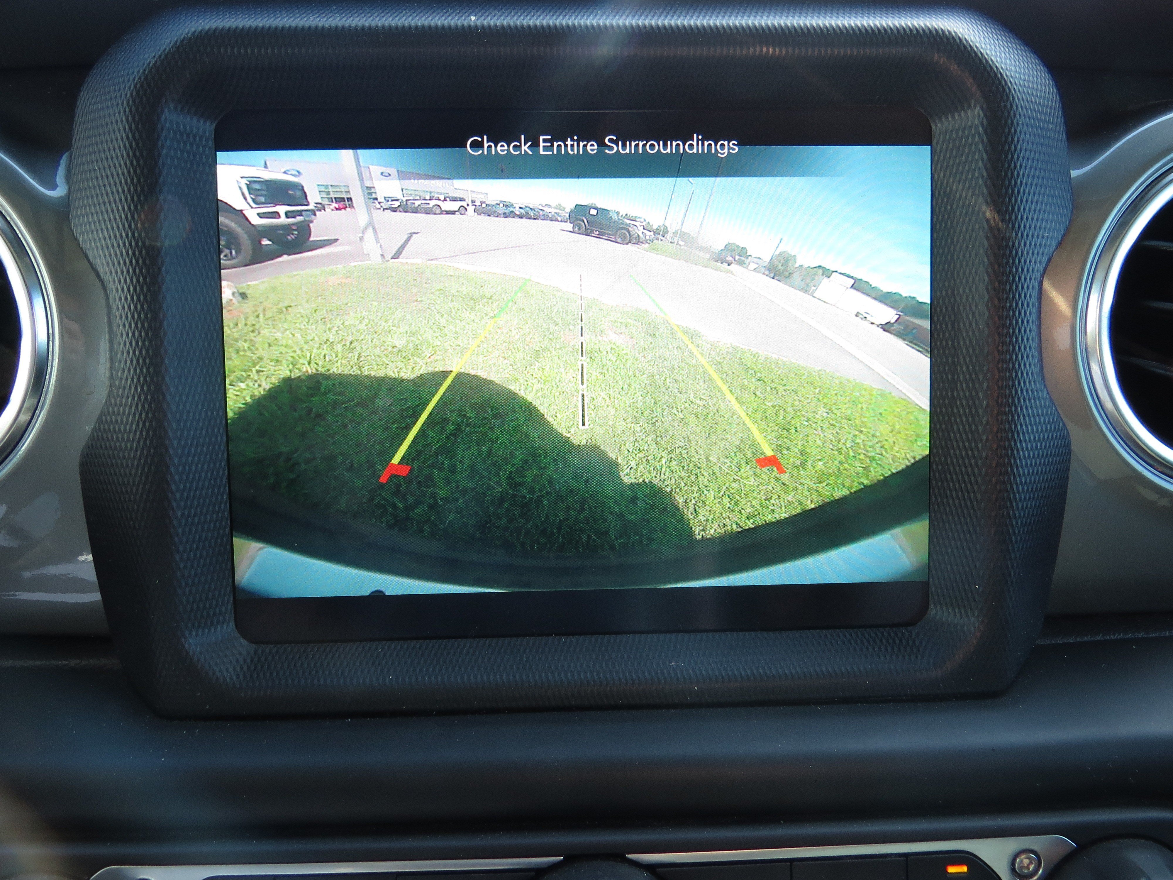 Used 2023 Jeep Wrangler Unlimited Sahara w/ Dual Top Group AWD/4WD image 23