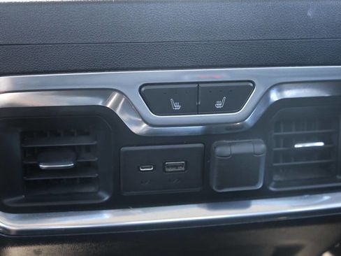 Used 2019 GMC Sierra 1500 Denali w/ Denali Ultimate Package AWD/4WD image 22