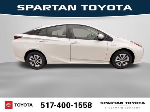 Used 2017 Toyota Prius Four image 8