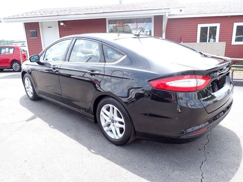 Used 2014 Ford Fusion SE FWD image 4
