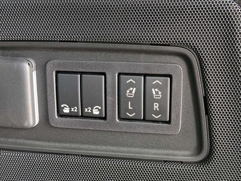 Certified 2026 Cadillac Escalade Platinum Sport AWD/4WD image 12