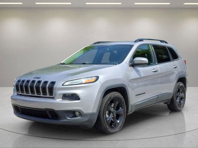 Used 2018 Jeep Cherokee Latitude w/ Altitude Package