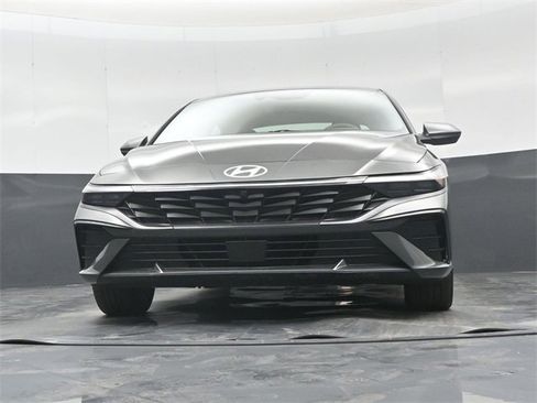 Used 2025 Hyundai Elantra SEL image 44