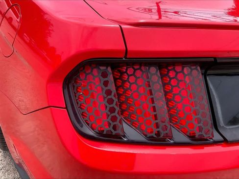 Used 2016 Ford Mustang Premium RWD image 26