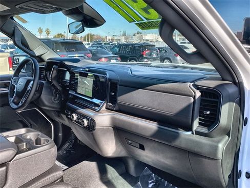 Used 2025 Chevrolet Silverado 1500 LT image 20