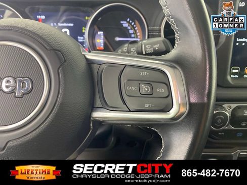 Used 2022 Jeep Wrangler Unlimited Sahara AWD/4WD image 15