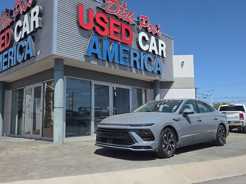 Used 2025 Hyundai Sonata SEL FWD image 1