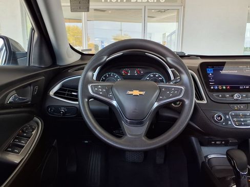 Used 2024 Chevrolet Malibu LT FWD image 17