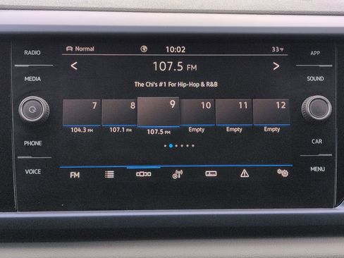 Used 2022 Volkswagen Taos SE image 16