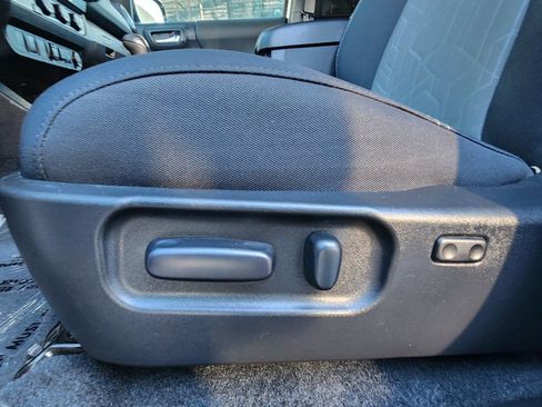 Used 2023 Toyota Tacoma TRD Sport w/ Black Out Package (TMS) image 35