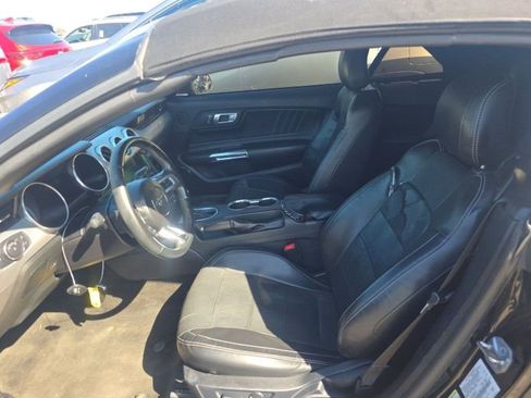 Used 2018 Ford Mustang Premium image 10