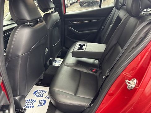 Used 2019 MAZDA MAZDA3 Sedan w/ Preferred Package image 10