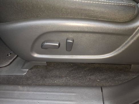 Certified 2018 Nissan Pathfinder SV w/ SV Tech Package image 17