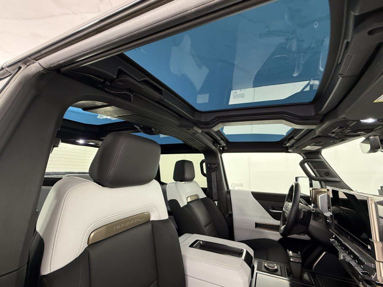 Used 2022 GMC Hummer EV Edition 1 w/ LPO, Illumination Package AWD/4WD image 13
