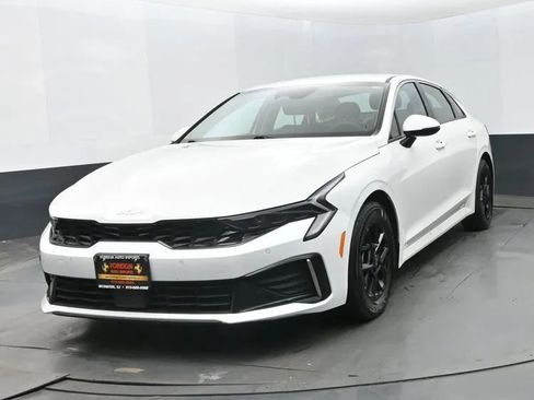 Used 2025 Kia K5 LXS FWD image 1