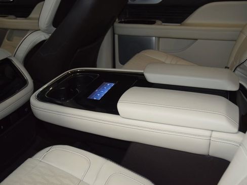 Used 2024 Lincoln Navigator Black Label AWD/4WD image 42