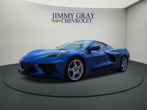 Used 2021 Chevrolet Corvette Stingray Coupe w/ Z51 Performance Package RWD image 1