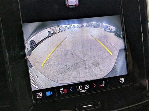 Used 2021 Volvo XC40 P8 Recharge image 14