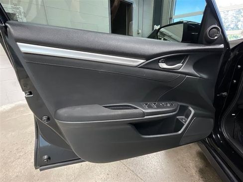 Used 2018 Honda Civic EX-T image 10