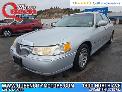 Used 2000 Lincoln Town Car Signature